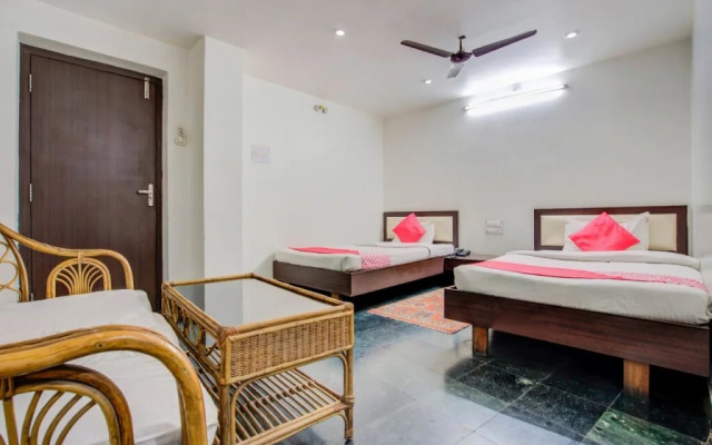 Sekhar's Rest House By OYO Rooms