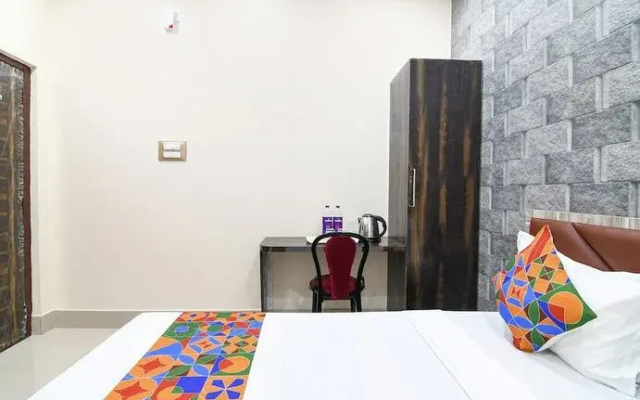 Fabhotel Sriya