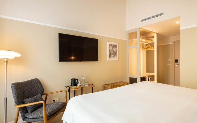 Pestana Fisherman Village