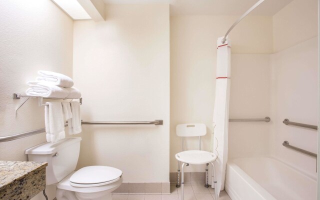 Hawthorn Suites by Wyndham Tempe/Mesa/Phoenix Area