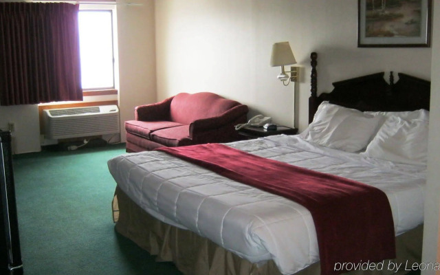 Voyageur Inn and Conference Center