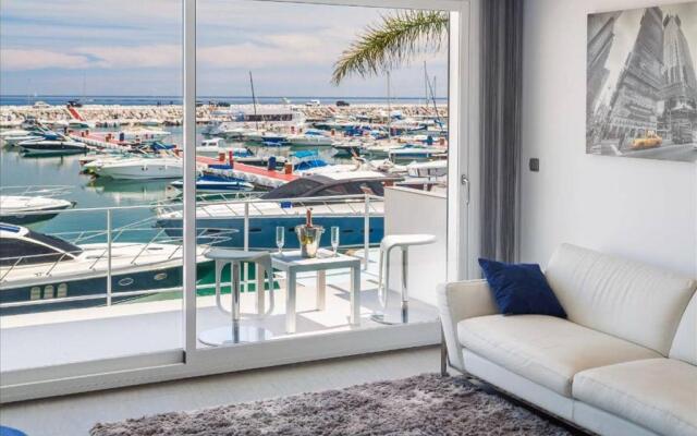 Modern Frontline Puerto Banus Apartment M2