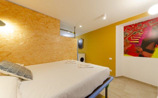 JOIVY Stylish Open-Plan Flat In Historic Centre