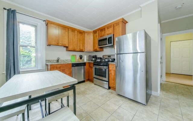 Classic 3br/1ba in Little Italy