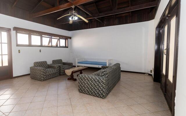 Casa com Piscina e Sinuca em Bombinhas