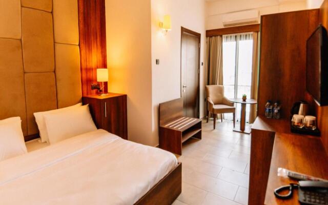 Cezar's Airport Hotel