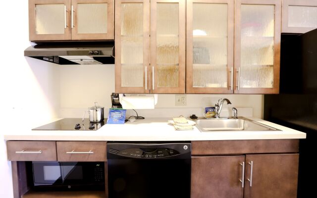 Candlewood Suites Auburn by IHG