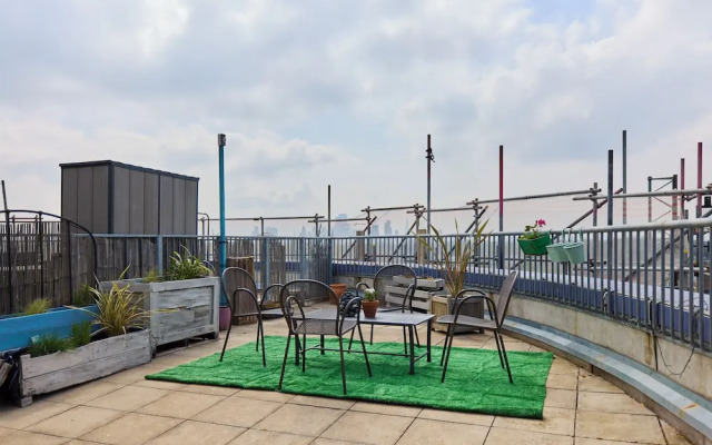 The Queensland Sanctuary - Trendy 2bdr Flat With Terrace