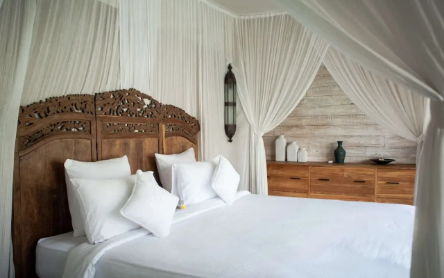 Luxury 4 Bedroom Villa With Private Pool, Bali Villa 2006
