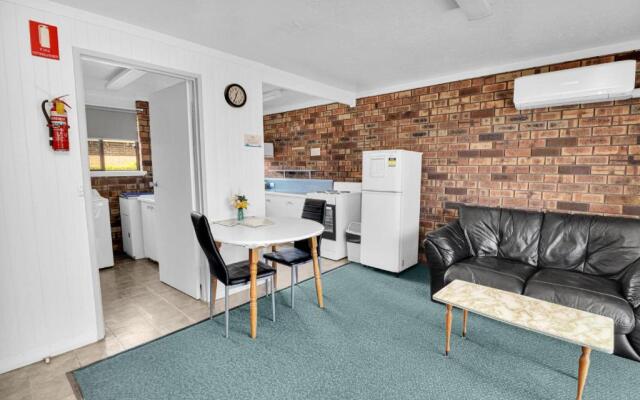 Kellraine Holiday Units