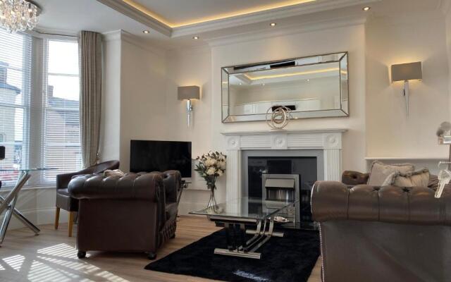 The Maureen Suite