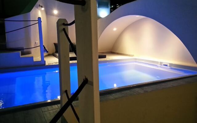 Alizea Villas & Suites