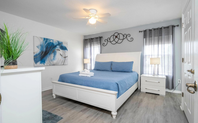 4 Bedrooms Close to Disney