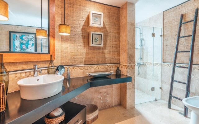 Penthouse With Jacuzzi Near the sea C2