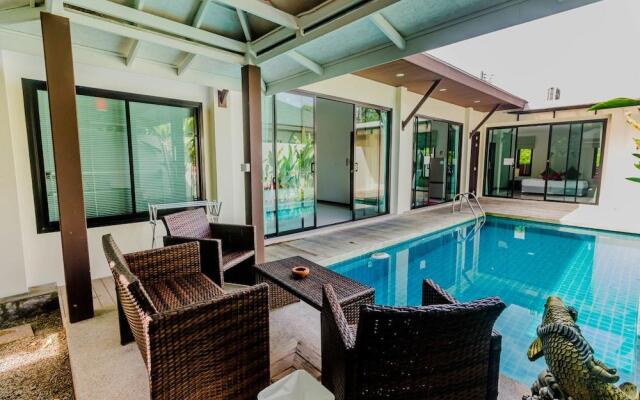 Tropical Pool Villas near Phuket Zoo