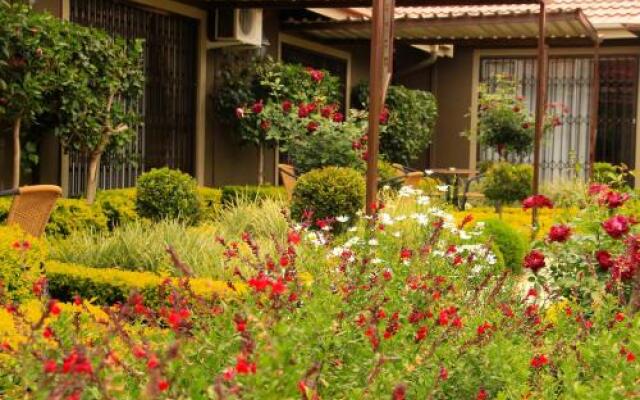 Avalon Guest Manor