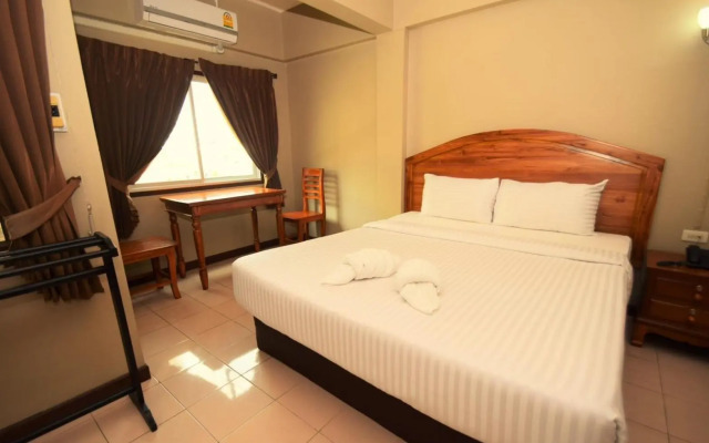 Holiday Inn Express West Los Angeles by IHG