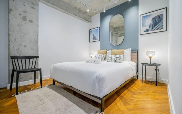 w Cozy 2BR in Plaza Herrera