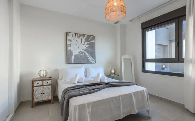 New Apartment With Sea Views