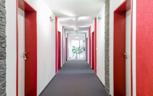 Hotel 108