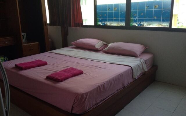 Family Home Guesthouse Phuket