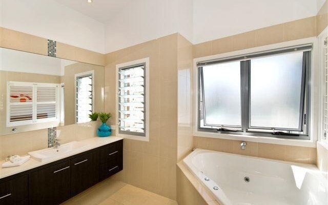Villa Garfield Surfers Paradise