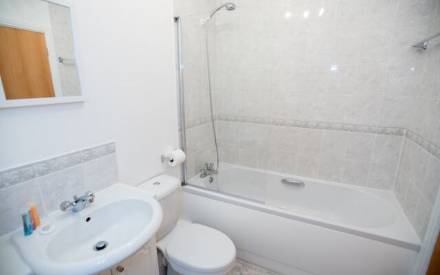Celador Apartments - Regents Riverside Serviced Apartments