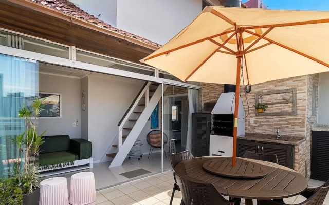 Penthouse W/terrace 5 min From the Beach Cos302