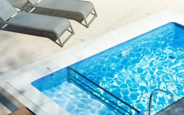 The Boxy Awaji – Pool – Awaji