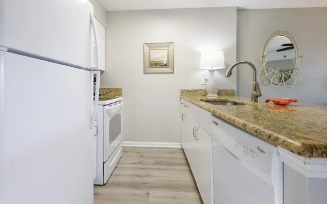 Tradewinds 806 2 Bedroom Condo