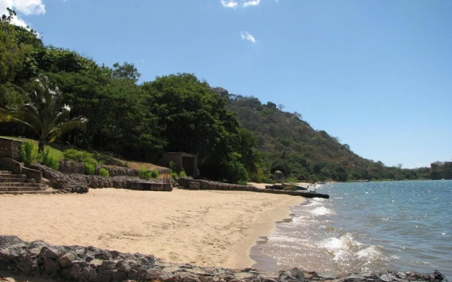 Nkhudzi Beach Lodge