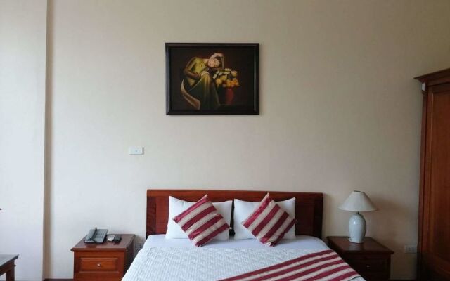 Clover Hotel