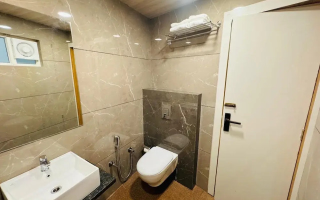 Hotel Najaf Palace 200 Mtrs from Dargah