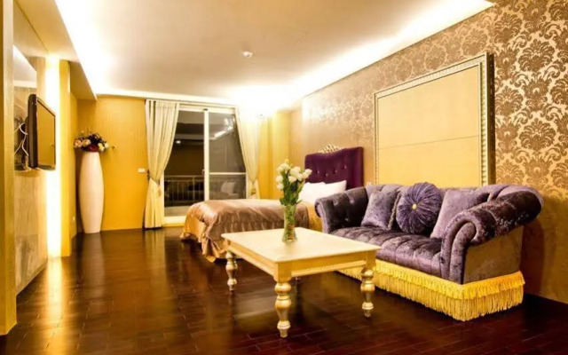 Formosa Fashion House