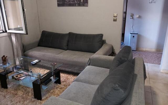Airport's Close, Cozy Flat for 6 Persons