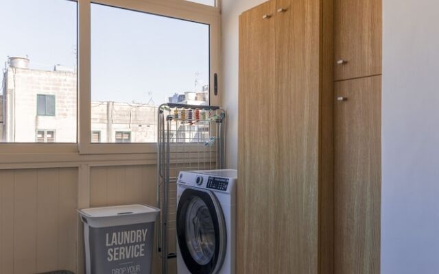 Harbour View Spacious 2BR Apartment