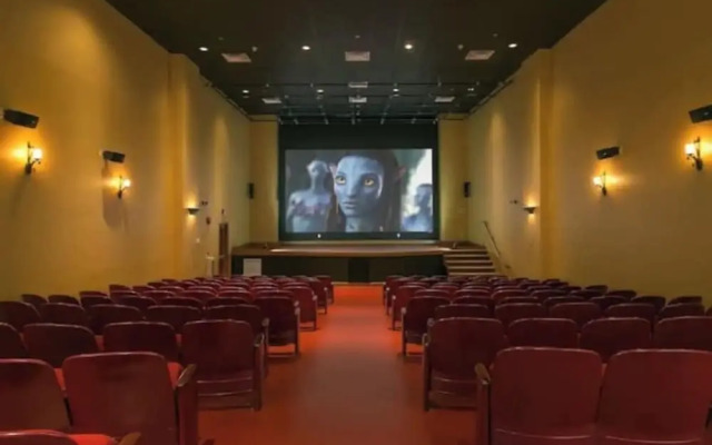 La Casa Lakeside Resort