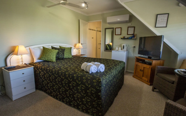 Ainslie Manor B&B