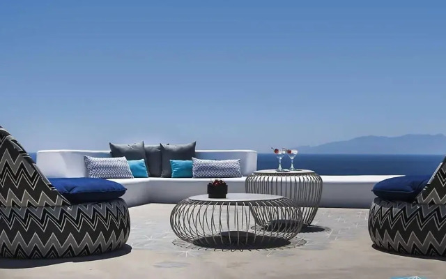 Amyth of Mykonos Super Paradise