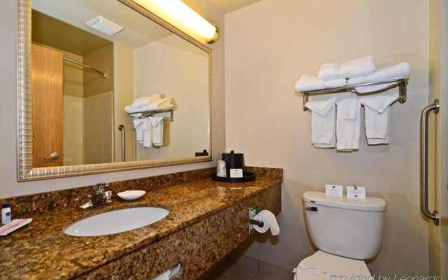 Spark by Hilton Oak Forest