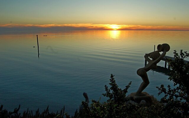 Meningie's Waterfront Motel