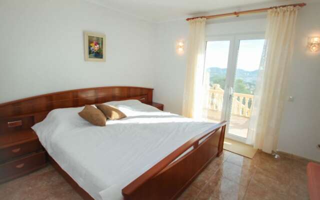 Mimo - sea view villa with private pool in Moraira-Teulada