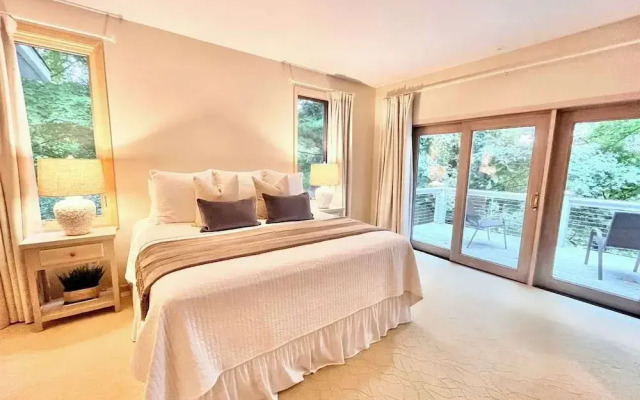 Spacious 4 BDR Home in Desirable Abbey Springs!