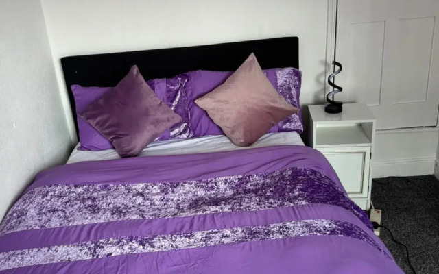 Cosy Leicester Apartment With 2 Bedrooms