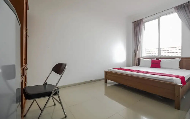 RedDoorz near Pantai Tanjung Pendam 2