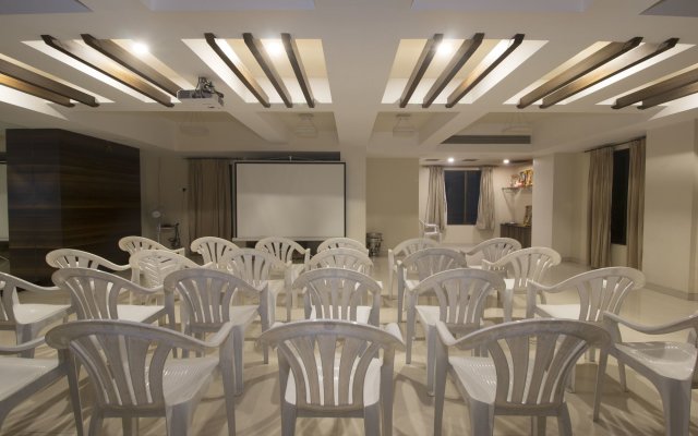 OYO 3716 Hotel Kapil Residency