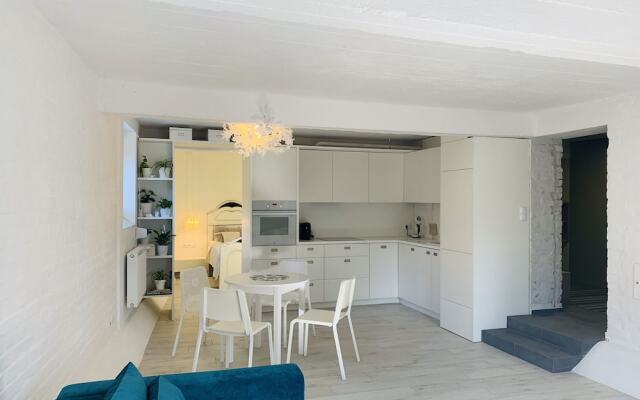 River Boulevard Loft