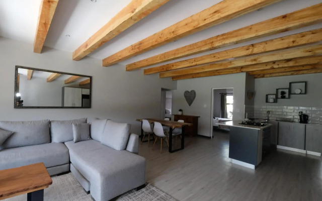 Mimosa Lodge