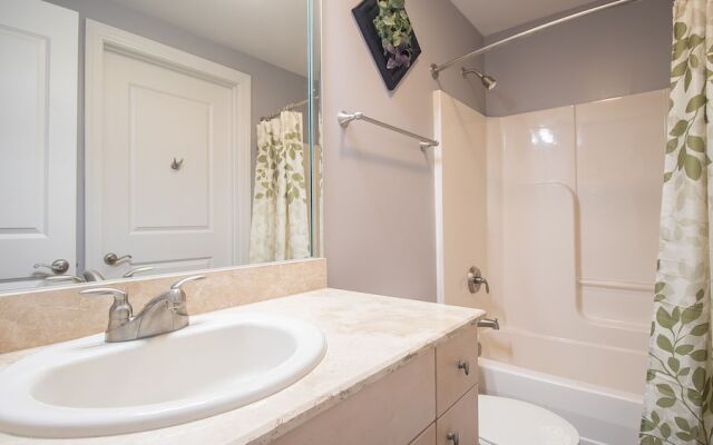 Sea Breeze 1011 Penthouse