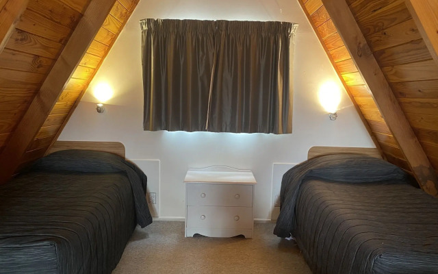 Mountain Chalets Motel